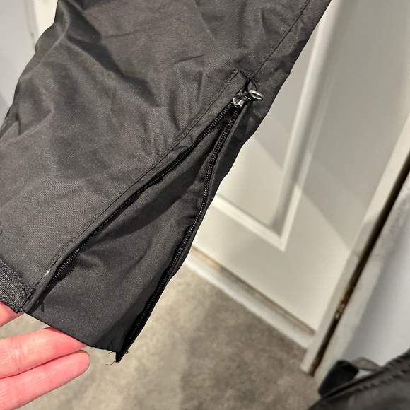 NWOT-ARCTIX Women's Insulated Snow Pants,medium - Picture 8 of 9